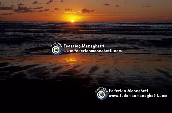 Foto tramonto in spiaggia 30x40